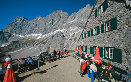 In Etappen um den Dachstein