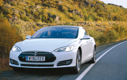 Dank der Crowd mit Tesla S fahren