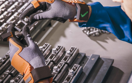 Von Speed-Factorys & ­helfenden Handschuhen