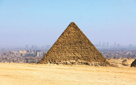 Erwachen neben den Pyramiden