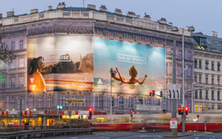 Megaboard: Neuer Standort am Karlsplatz