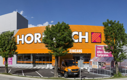 Hornbach zieht nach Tirol, das Konzernergebnis nach unten