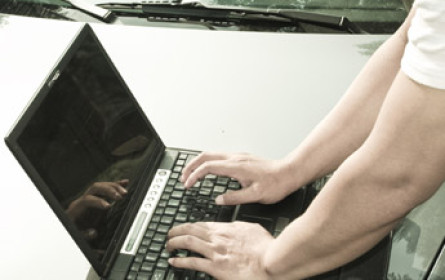 Hass im Netz - Regierung will sensibilisieren