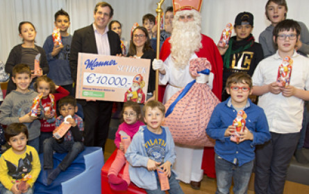 Manner schickt den Nikolo ins SOS-Kinderdorf