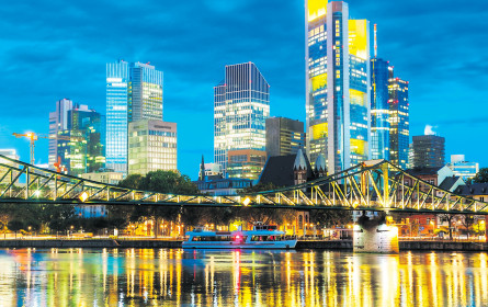 Frankfurt lässt Versicherern auf den Zahn fühlen