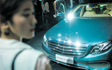 Mercedes hält die Spitze