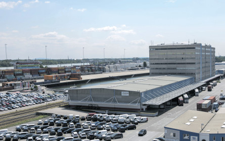 Zu Wasser, zu Land und auch auf Schiene