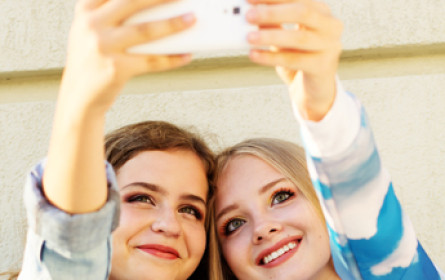 Facebook bringt auch in Haupt-App die Kamera in den Fokus