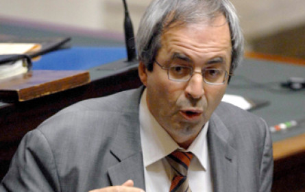 Kaufhof spürt Kaufzurückhaltung