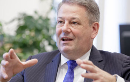 Rupprechter über EU-Einmischung bei Schnapsbrennern zornig