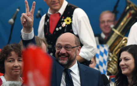 Panne bei SPD: Erfolg von Schulz im TV-Duell gegen Merkel vermeldet