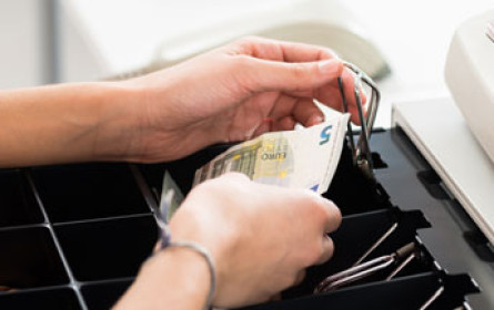 Österreicher halten am Bargeld fest