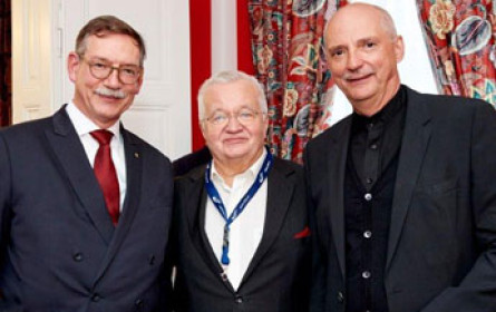 „Zentrum für Kommunikation und Dynamik“ ergänzt Eigentümerstruktur