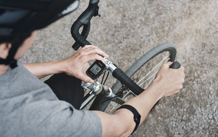 Polar M460 GPS-Radcomputer im Paket mit dem OH1-Pulssensor