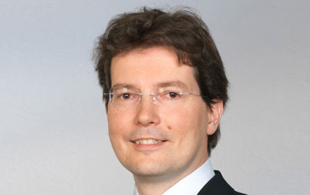 Autobauer blicken ins Auge des Taifuns