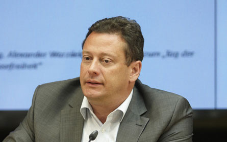 APA-Gremien bestätigten Chefredakteur Lang