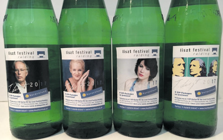 Waldquelle am Klavier