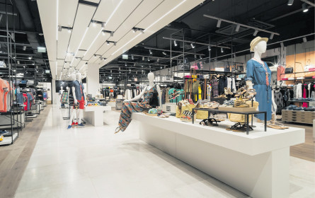 SES holt Multibrand Store XYZ ins Atrio