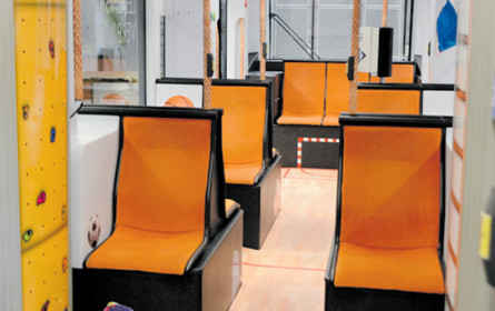 Eine Straßenbahn macht Schule