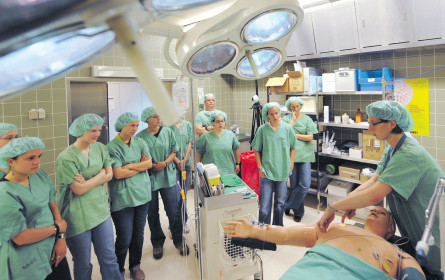 SPÖ und ÖVP werben um Ärzte