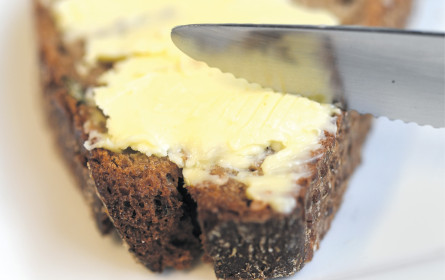Preisfrage: Wo landet die Butter am Brot?