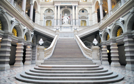 Warnhinweise für Meinungsumfragen?