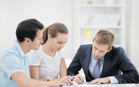 Honorar versus Provision