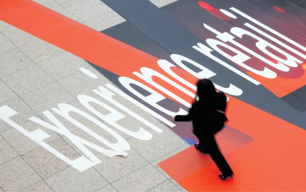 Digitale Preisschilder und Roboter im Handel