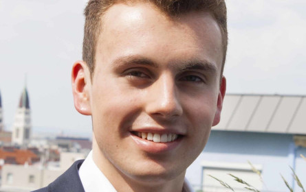 Philip Wamprechtsamer neuer Pressesprecher beim „Observer“