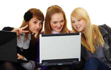 8 von 10 Jugendlichen im letzten Monat mit negativer Online-Erfahrung