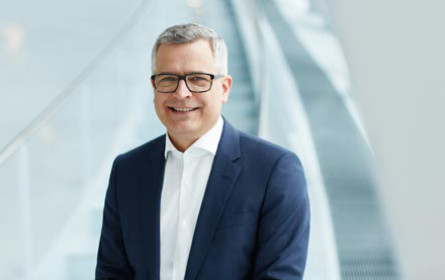 Rekordzahlen für Mercedes-Benz Bank