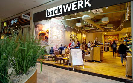 BackWerk mit neuen Shops am Westbahnhof und der SCS
