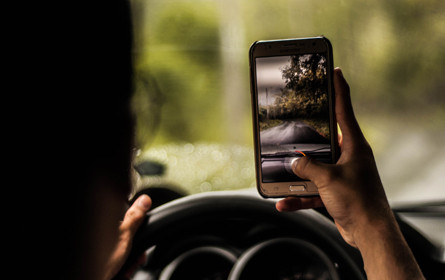 "Ich bin kein Smartloch" - Ö3-Aktion gegen Handies im Straßenverkehr