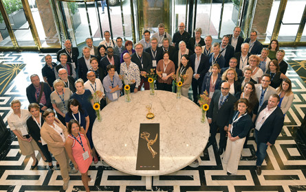 Fernseh-Branche netzwerkt beim Cocktail Prolongé der International Emmy Awards