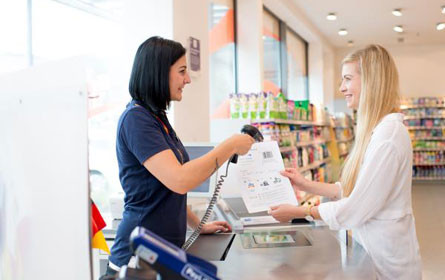 Online bar bezahlen: dm kooperiert mit Barzahlen