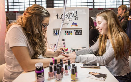 dm bringt Europas "Beauty Convention Glow" nach Wien