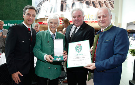 Friedrich Poppmeier, ein Gründervater von Spar, ausgezeichnet