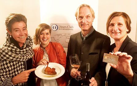 K.S.-Circle: „Die 1. Kreditkarte der Welt, fm-Platinum, der Pfau & die Gans“