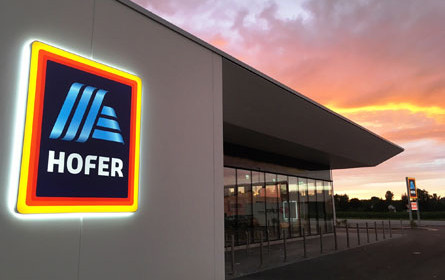 Hofer in St. Georgen im Attergau erstrahlt in neuem Glanz