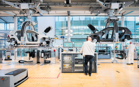 VW bleibt an der Spitze