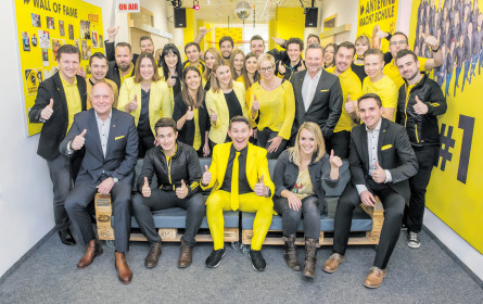 Antenne-Radios zeigen Flagge