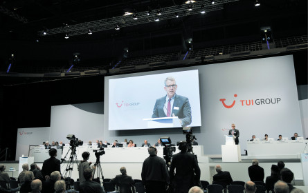 TUI baut aus