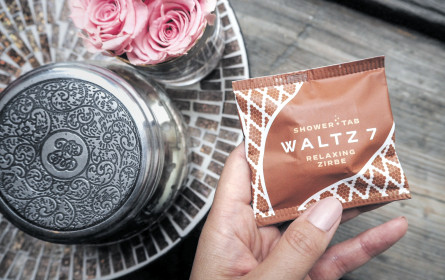 Waltz 7, das ist ein Walzer in der Dusche