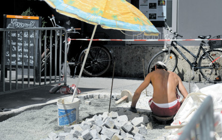 Sommersonne scheint am Konjunkturhimmel
