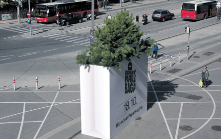 Gigantische Papiertragetasche