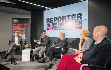 „Die Stenografen der Regierung?”