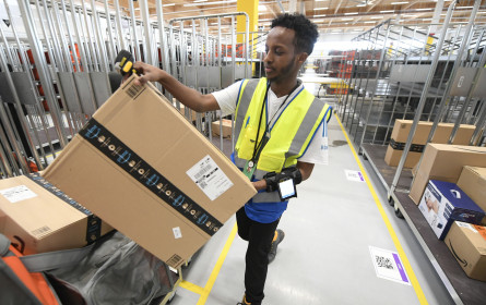 Amazon-Verteilzentrum in Großebersdorf offiziell eröffnet