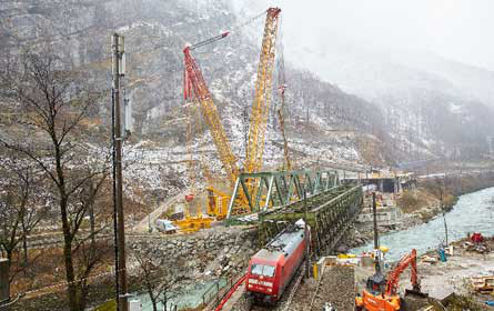 Prangl überbrückt die Sava und den Pass Lueg