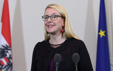 Schramböck schreibt Staatspreis Marketing 2019 aus