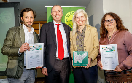 Rewe Group wird für „Lernen macht Schule“ mit „Wirtschaft hilft!“-Award ausgezeichnet